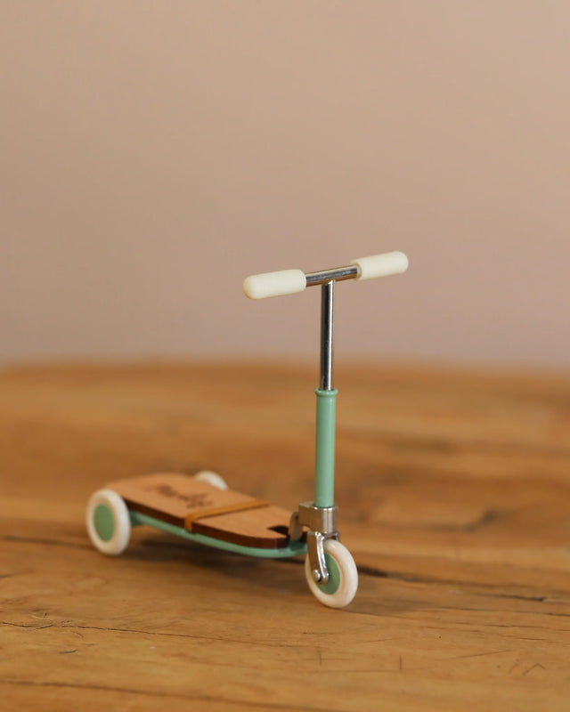 Maileg Mouse, Kickboard-Mint