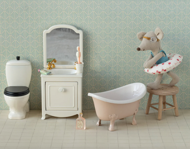 Maileg Mouse With Float, Little Sister-Red Dot