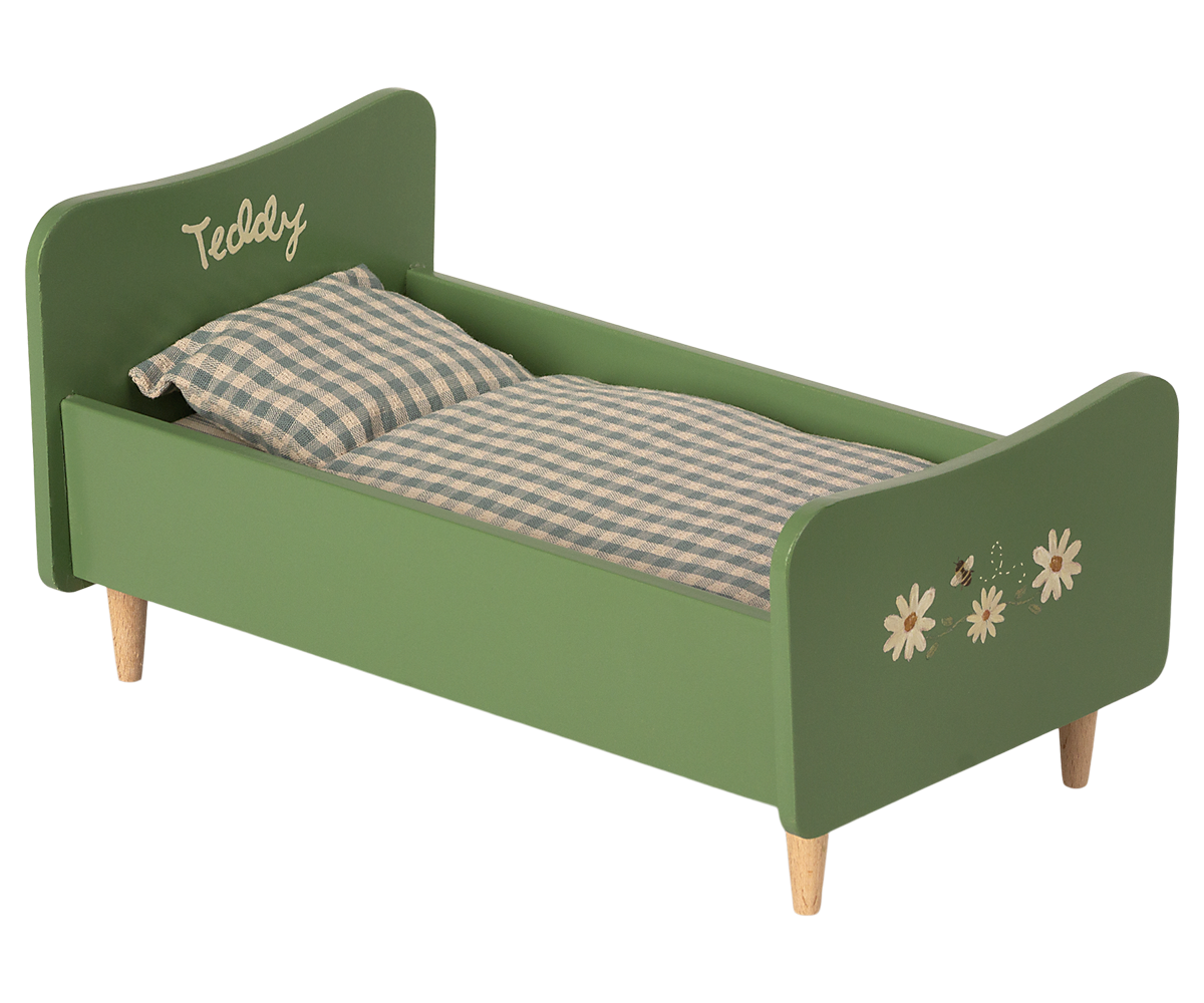 Wooden Bed, Teddy dad
