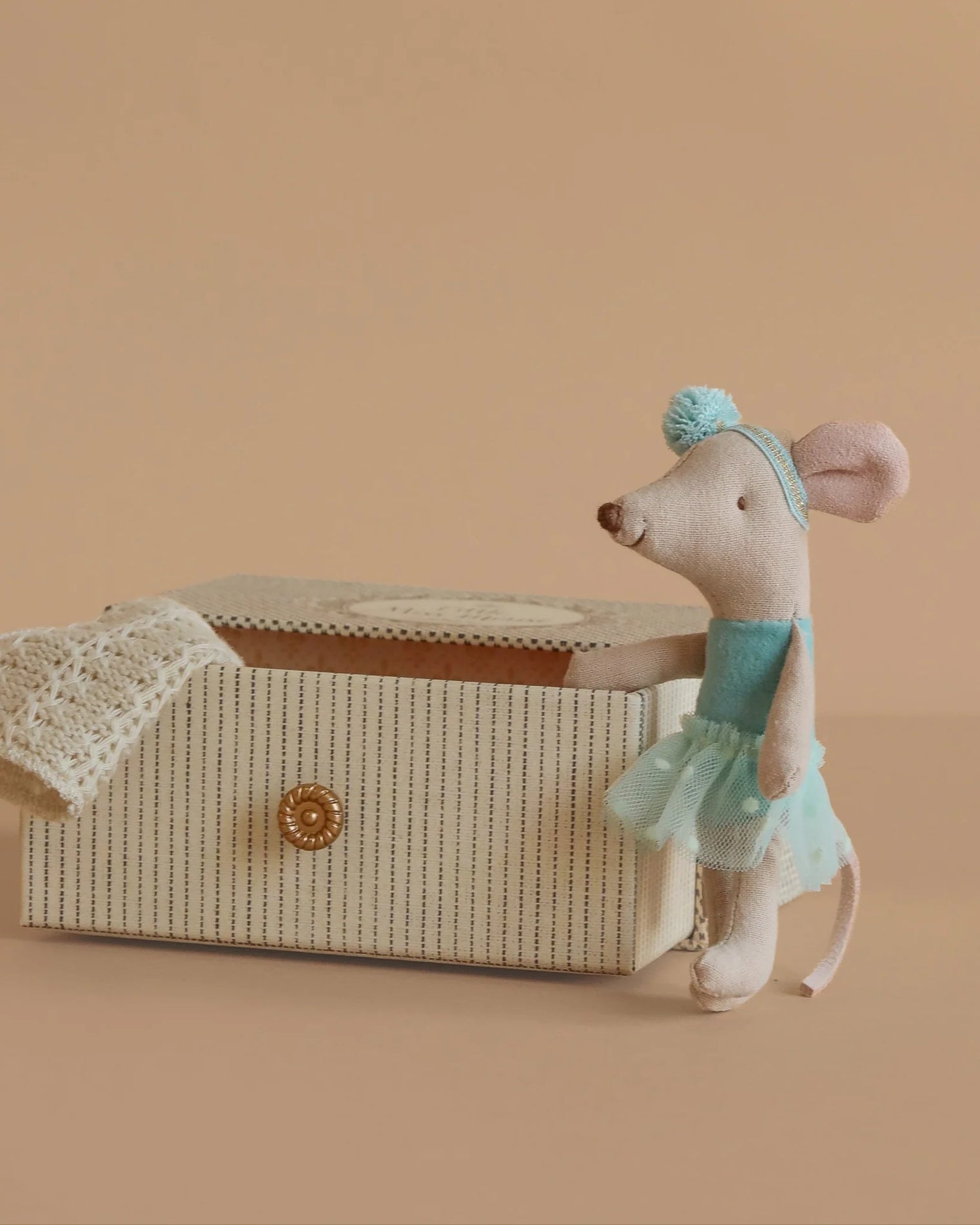 Maileg Dance Mouse In A Daybed, Little Sister In Mint