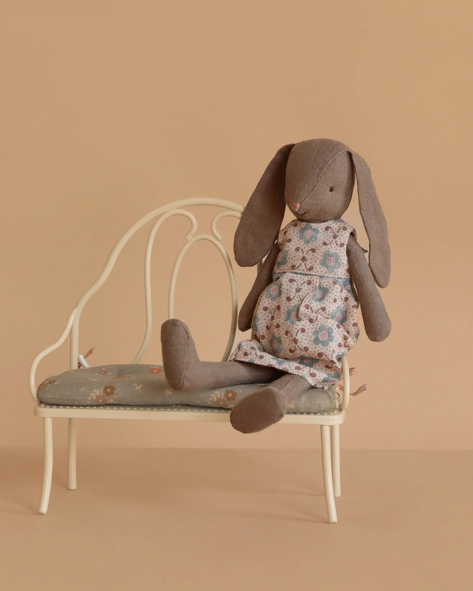 Classic Bunny Size 2 Brown Dress