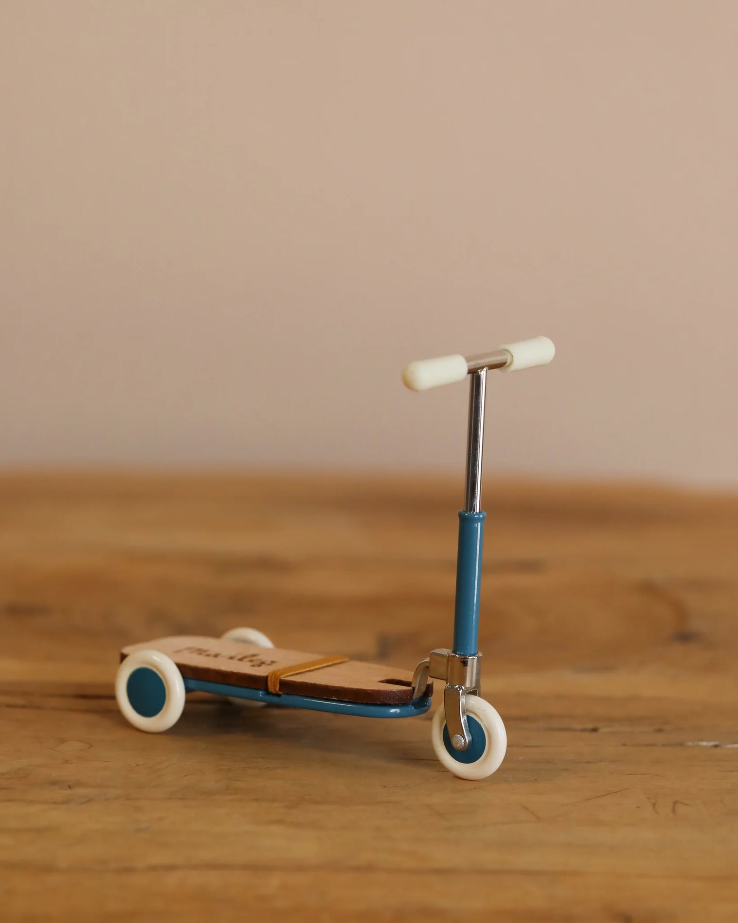 Maileg Mouse Kickboard - Blue