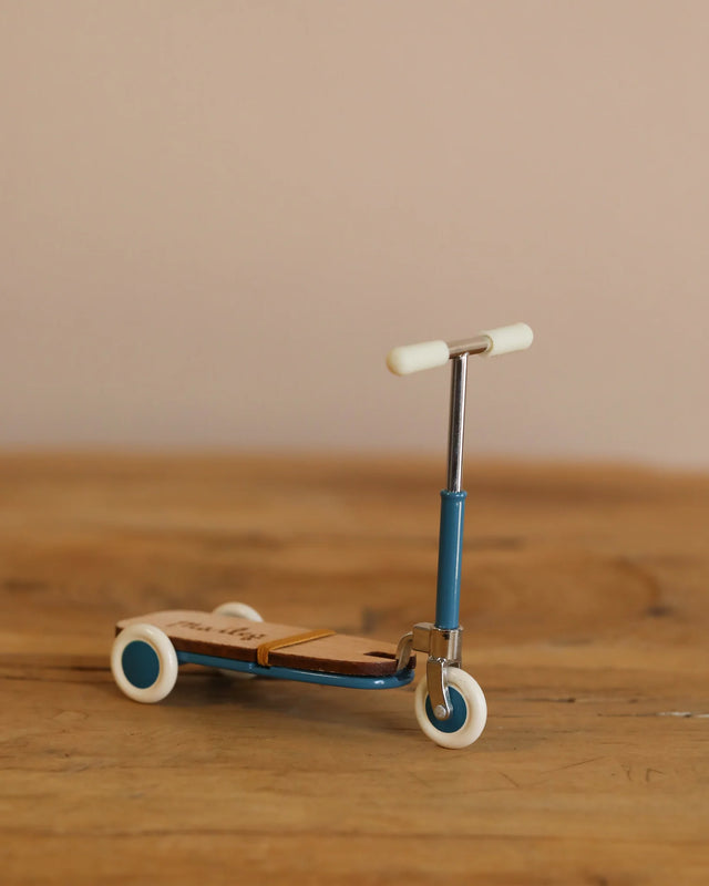Maileg Mouse Kickboard - Blue