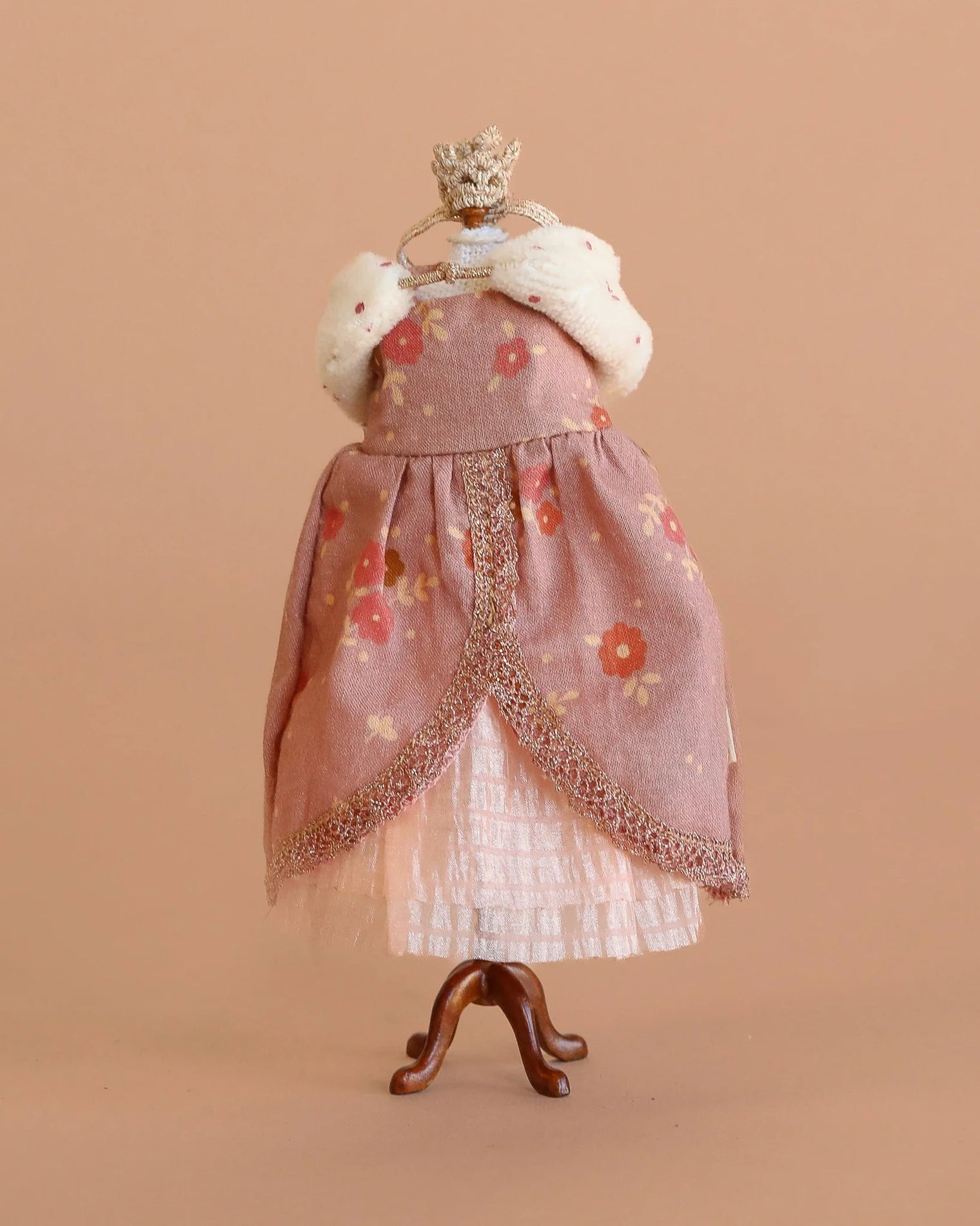 Queen Dress Mum Mouse