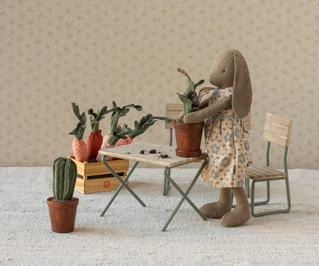 Flower Pot w/ Plant