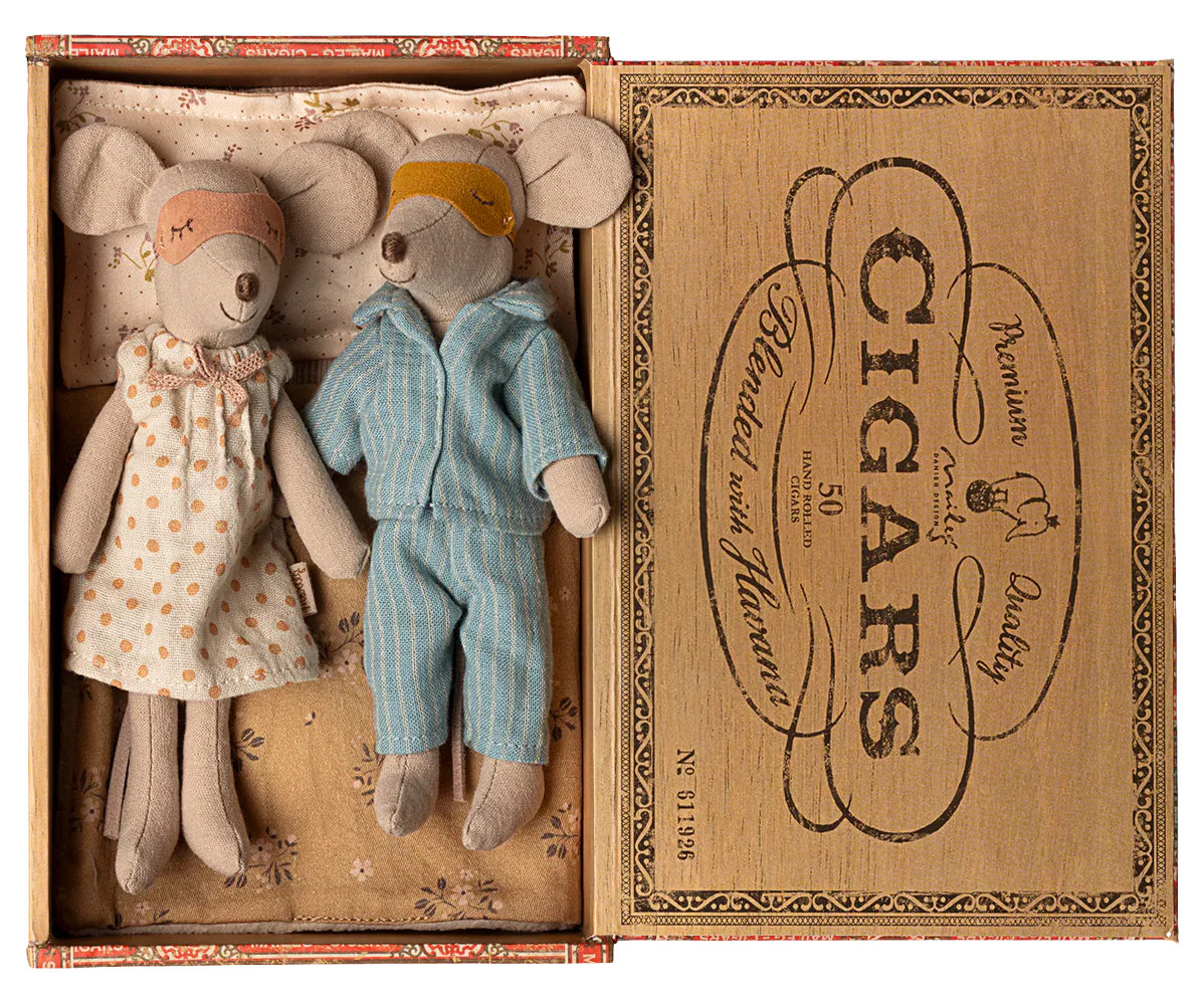 Maileg Mum & Dad In A Cigar Box