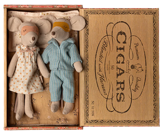 Maileg Mum & Dad In A Cigar Box