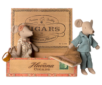 Maileg Mum & Dad In A Cigar Box