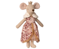 Queen Mouse, Mum
