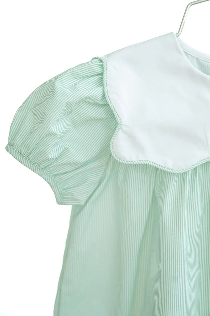 Green Scalloped Bib Bubble