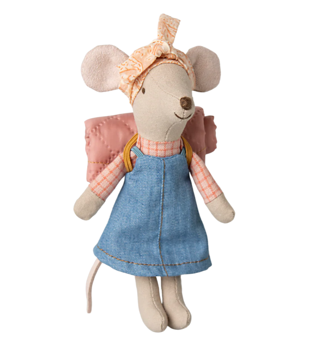 Hiker Mouse Big Sister