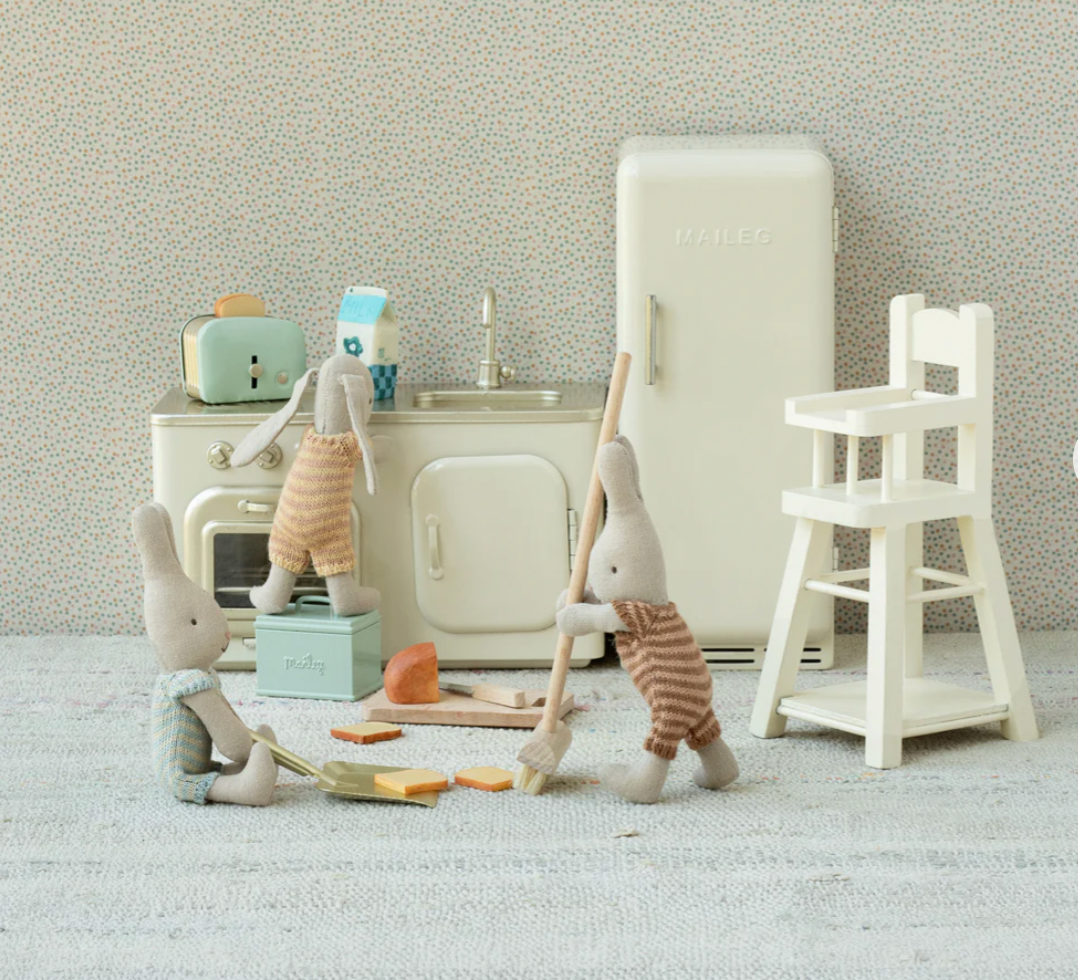 Bread Box w/ Utensils