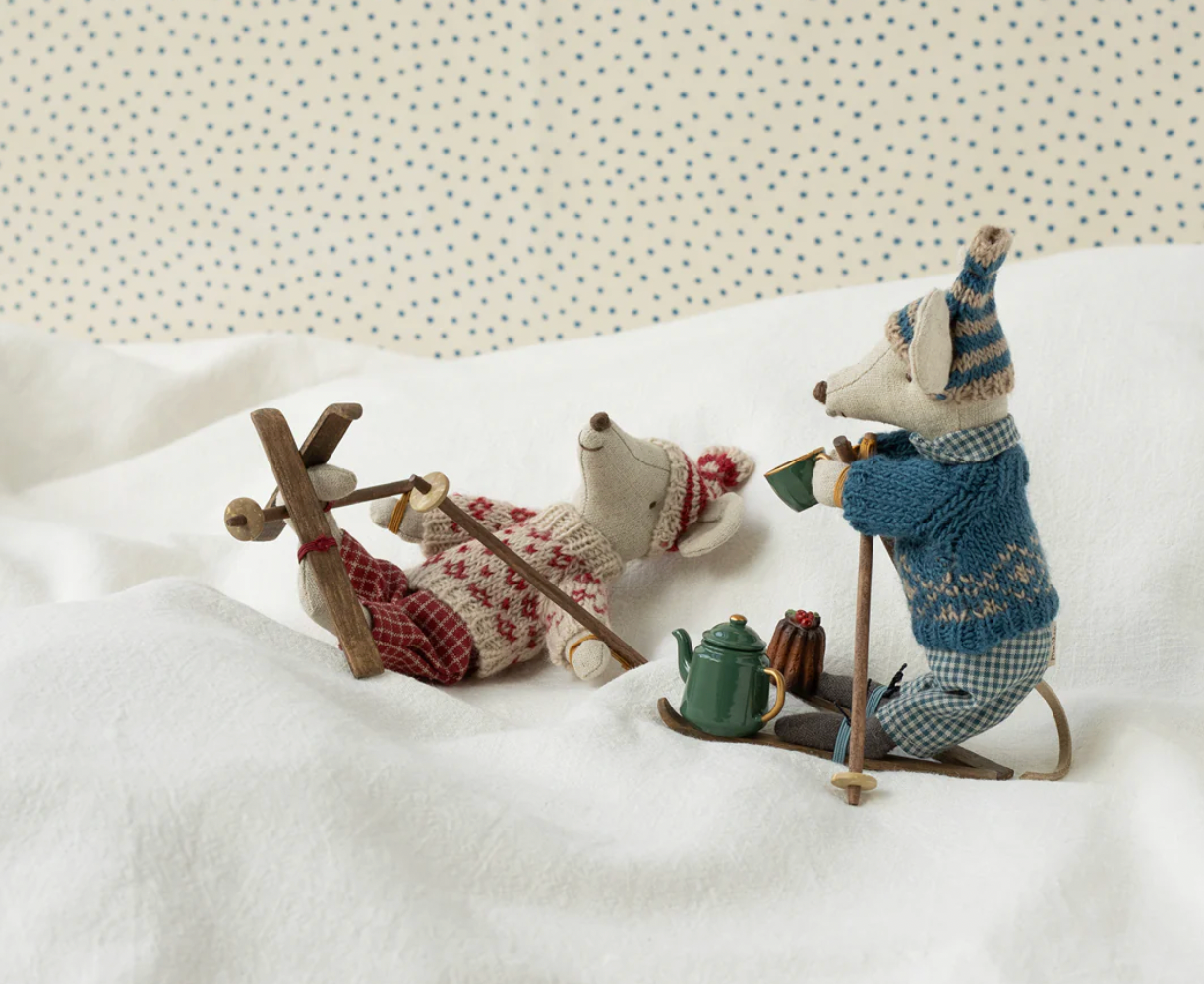 Winter Mouse With Ski Set, Mum-Red