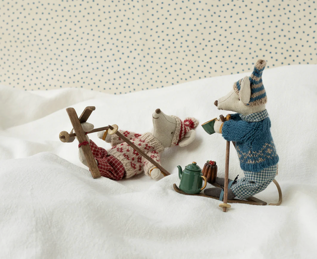 Winter Mouse With Ski Set, Mum-Red