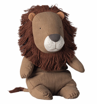 Big Lion Safari Friends