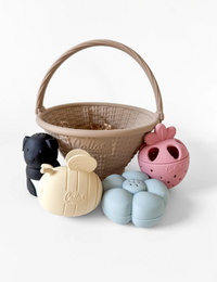 Strawberry Patch Bath Toys
