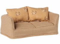 Couch, Mouse - Mable